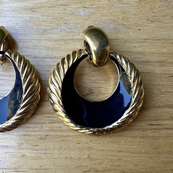 Vintage ST. JOHN Door Knocker Clip Earrings Blue Gold Tone Classic Retro Chunky - Picture 3 of 6